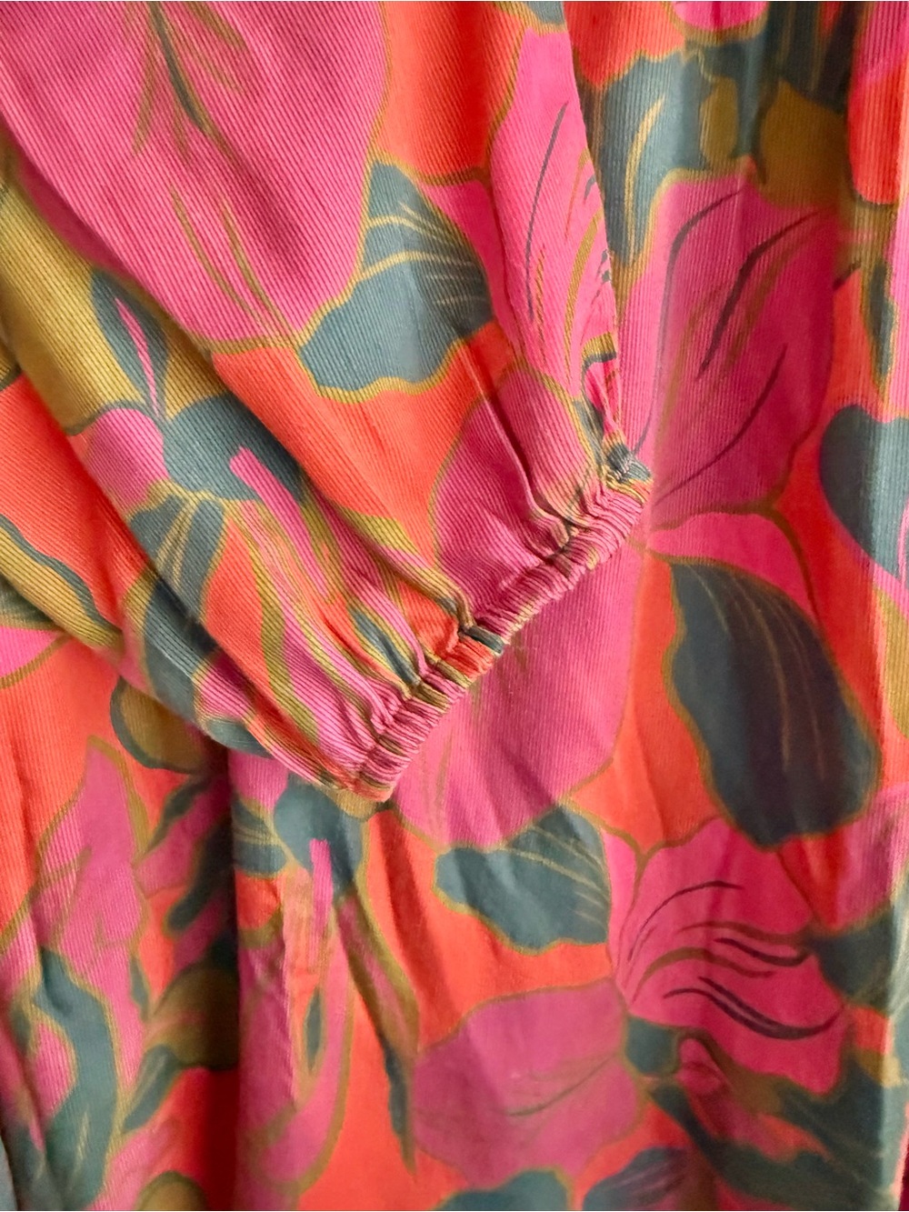 LaRoque Bailey Blouse Medium - Picture 4 of 5